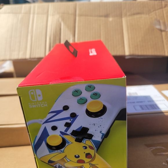 Nintendo Switch Pokémon pikachu PowerA Enhanced WIRED Controller And Slim Case - Picture 2 of 4